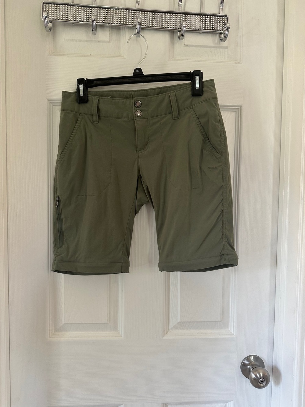 Columbia Women’s Olive Green Active Bermuda Shorts